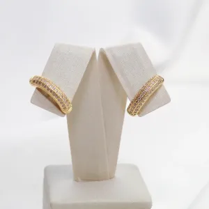 BRINCO EAR CUFF CRAVEJADO COM ZIRCÔNIAS CRISTAIS BANHO OURO 18K