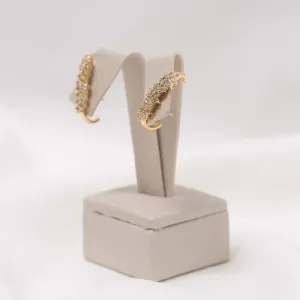 BRINCO EAR CUFF ANA CRAVEJADO COM ZIRCÔNIAS CRISTAIS BANHO OURO 18K