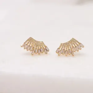 BRINCO EAR CUFF CRAVEJADO COM ZIRCÔNIAS NAVETE CRISTAIS BANHO OURO 18K