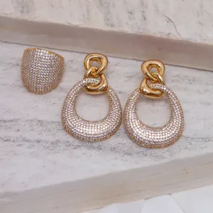 CONJUNTO BRINCO E ANEL CRAVEJADOS COM ZIRCÔNIAS CRISTAIS BANHO OURO 18K