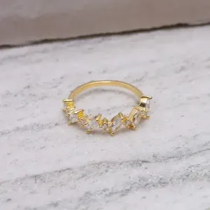 ANEL COROA DELICADO COM ZIRCÔNIAS BANHO OURO 18K