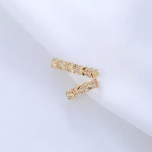 BRINCO FAKE CRAVEJADO COM ZIRCÔNIAS CRISTAIS BANHO OURO 18K