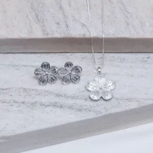 CONJUNTO FLOR RISCADA BANHO PRATA