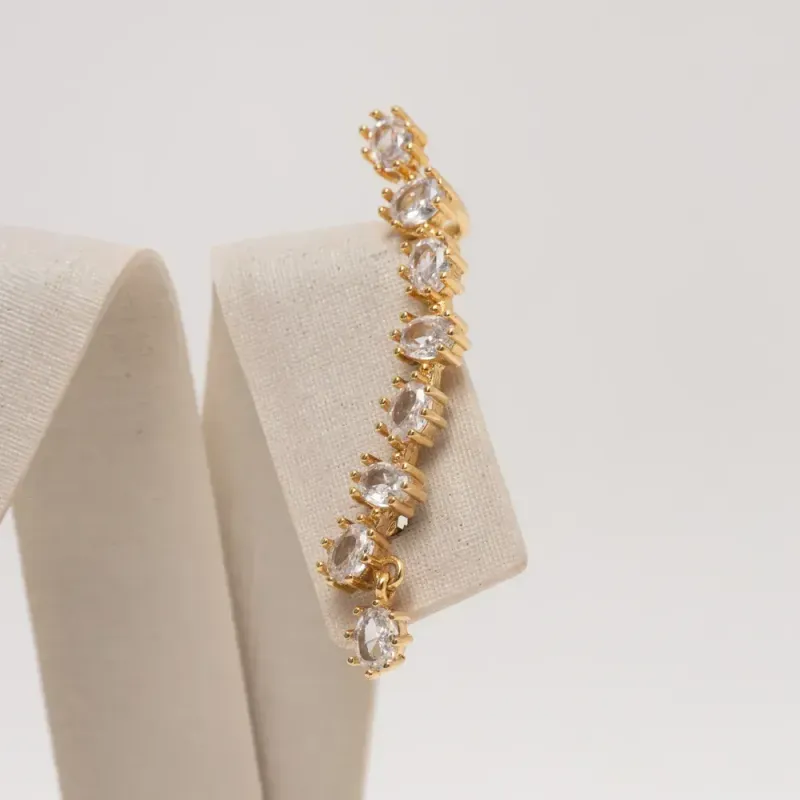 BRINCO EAR CUFF COM ZIRCÔNIAS CRISTAIS BANHO OURO 18K