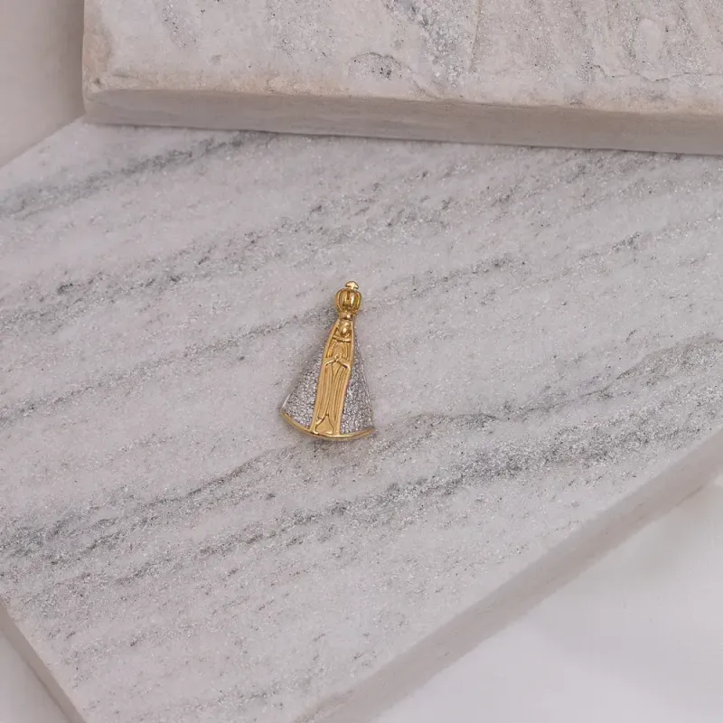 PINGENTE NOSSA SENHORA COM CANETA RÓDIO BRANCO BANHO OURO 18K