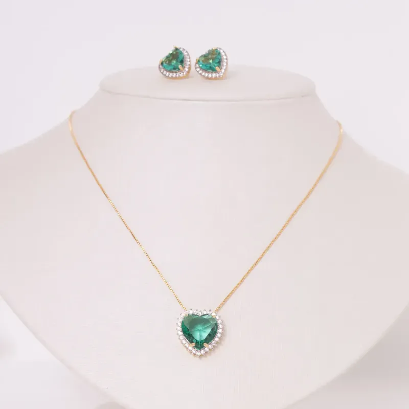 CONJUNTO CORAÇÃO COM PEDRA ZIRCÔNIA VERDE ESMERALDA BANHO OURO 18K