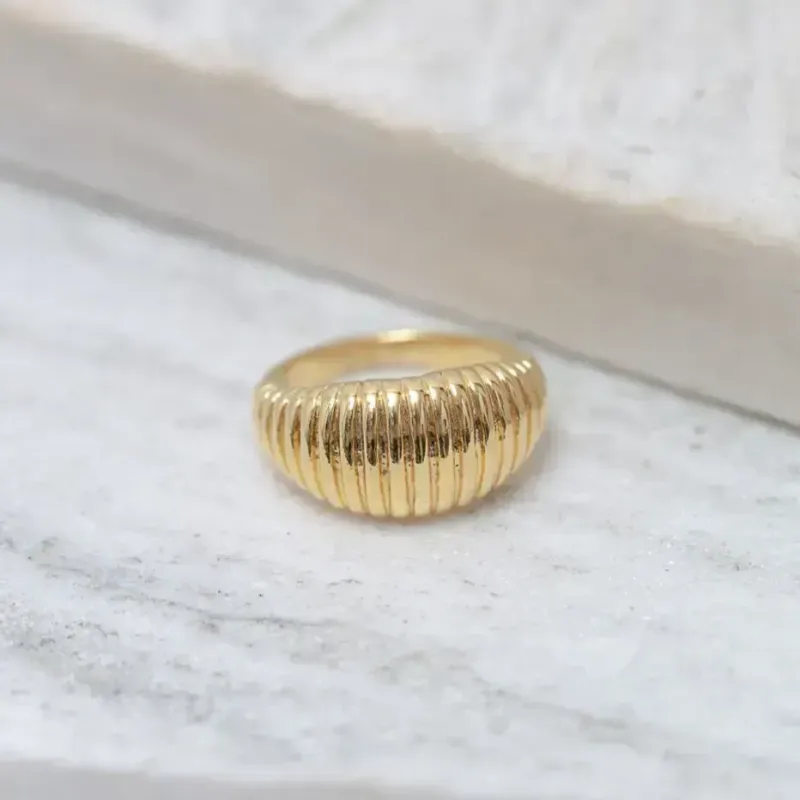 ANEL CARACOL LISO BANHO OURO 18K