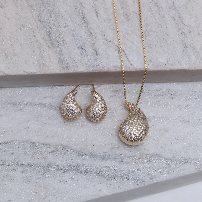 CONJUNTO GOTA ABAULADA CRAVEJADA BANHO OURO 18K