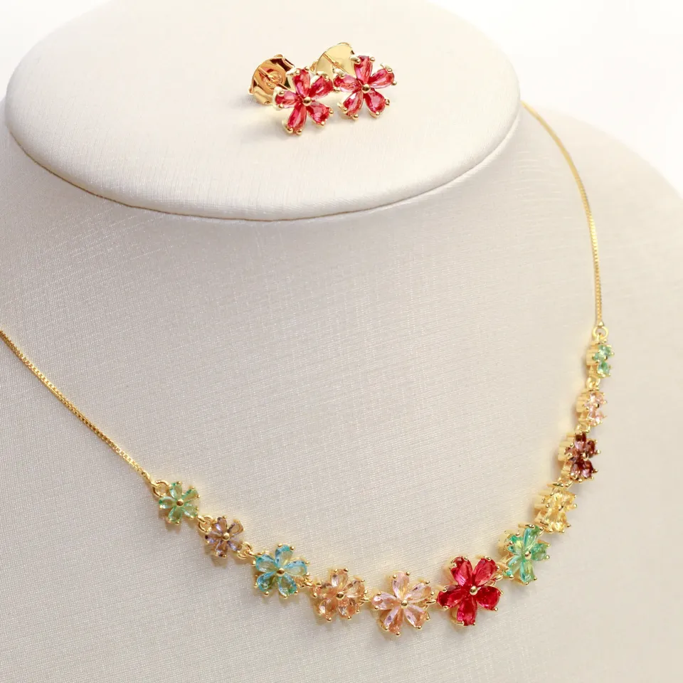 CONJUNTO FLORES COLORIDAS BANHO OURO 18K