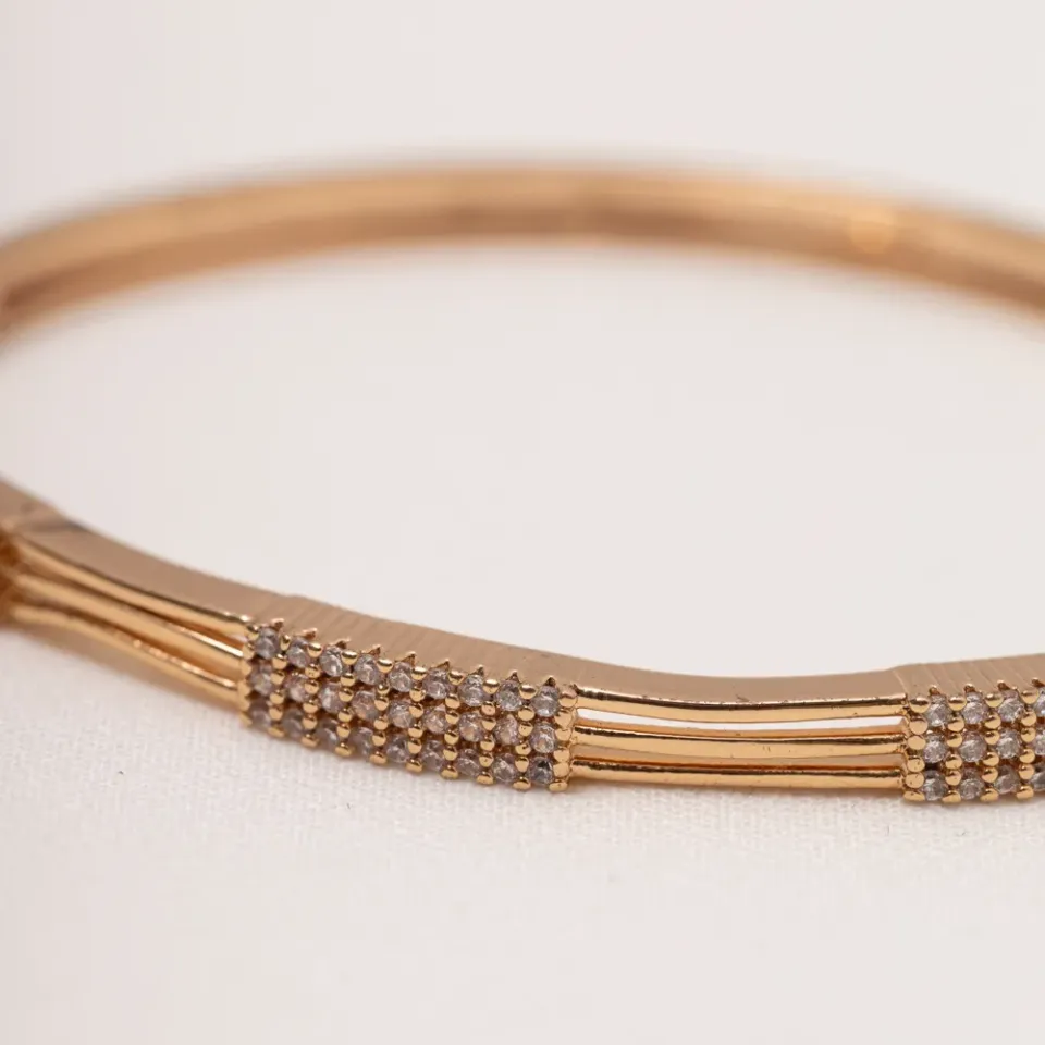 BRACELETE COM ZIRCÔNIAS CRISTAIS BANHO ROSÉ