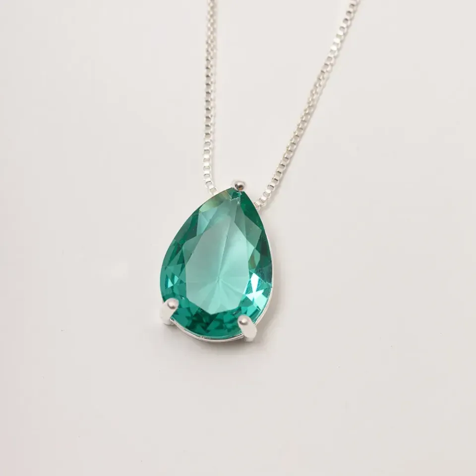 CONJUNTO GOTA PEDRA VERDE ESMERALDA BANHO PRATA