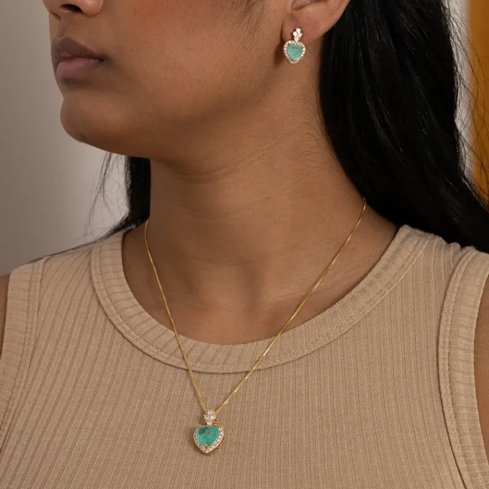 CONJUNTO CORAÇÃO COM PEDRA ZIRCÔNIA VERDE TIFFANY BANHO OURO 18K