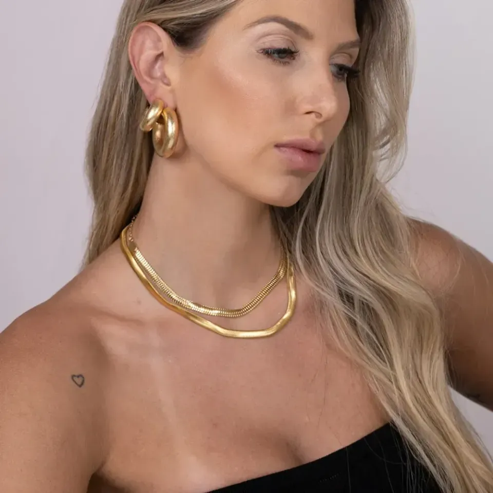 CHOKER CORRENTE TRATORADA M BANHO OURO 18K