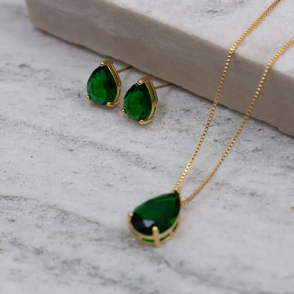 CONJUNTO GOTA COM PEDRA VERDE ESMERALDA BANHO OURO 18K