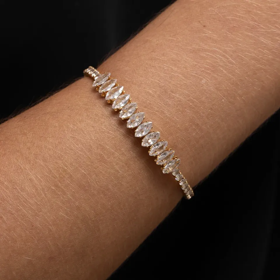 BRACELETE FLEXÍVEL CRAVEJADO COM ZIRCÔNIAS BANHO OURO 18K